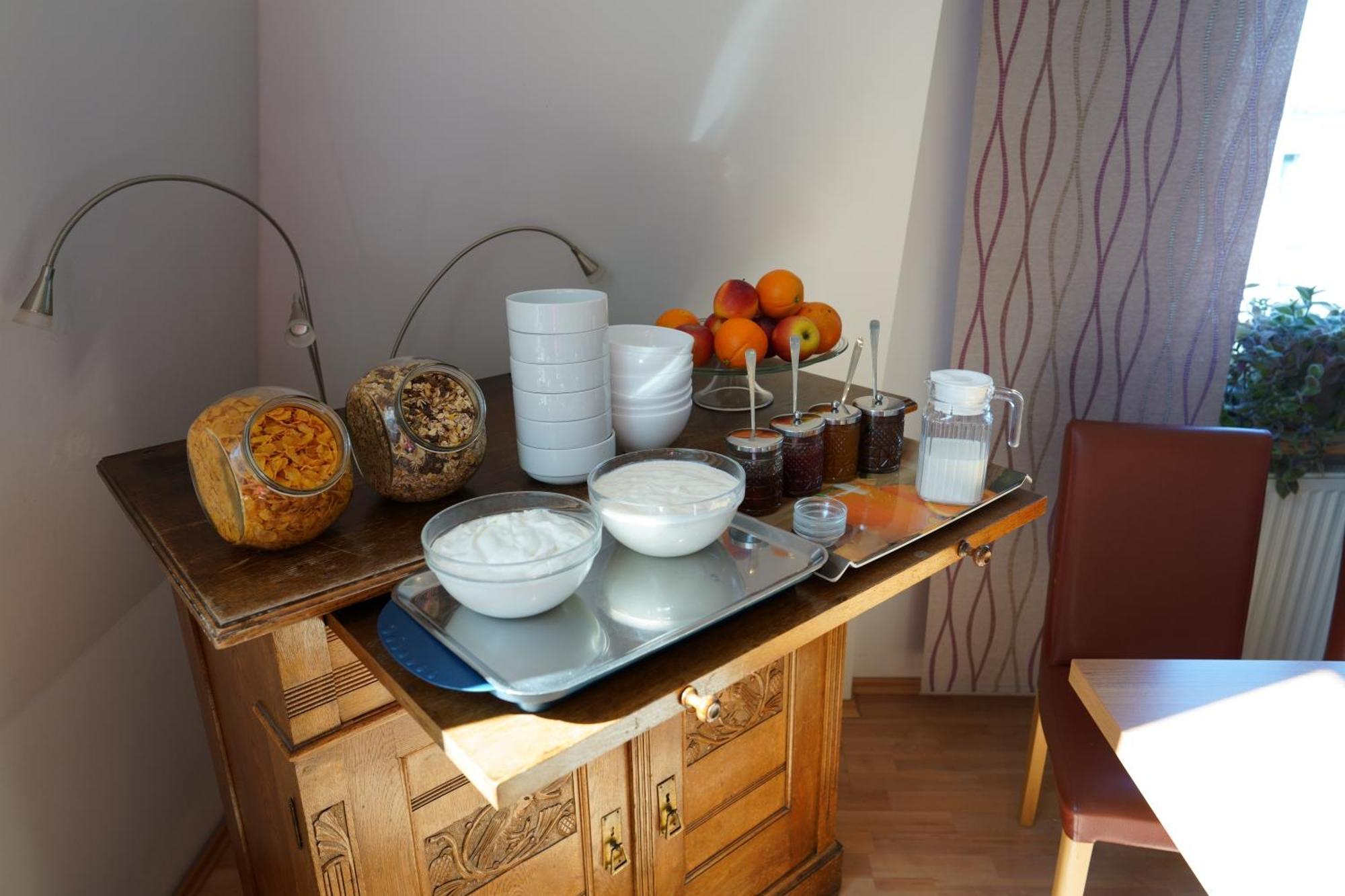 Ambert Hotel 3*