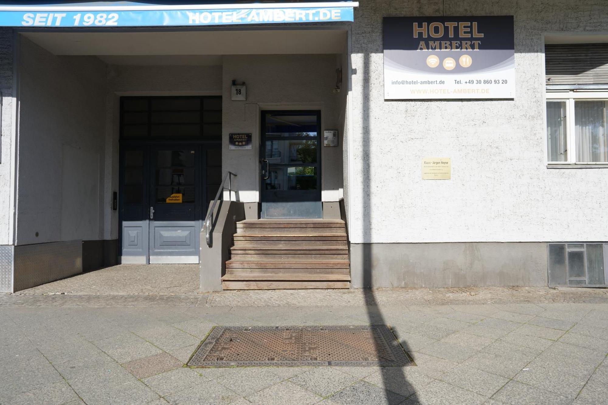Ambert Hotel 3*